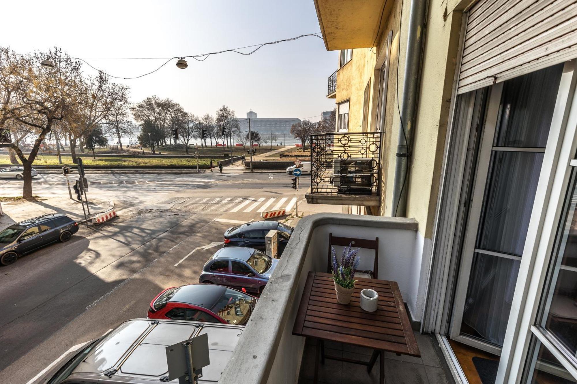 Bright & Spacious Riverside Apartment With Balcony Budapest Exterior photo